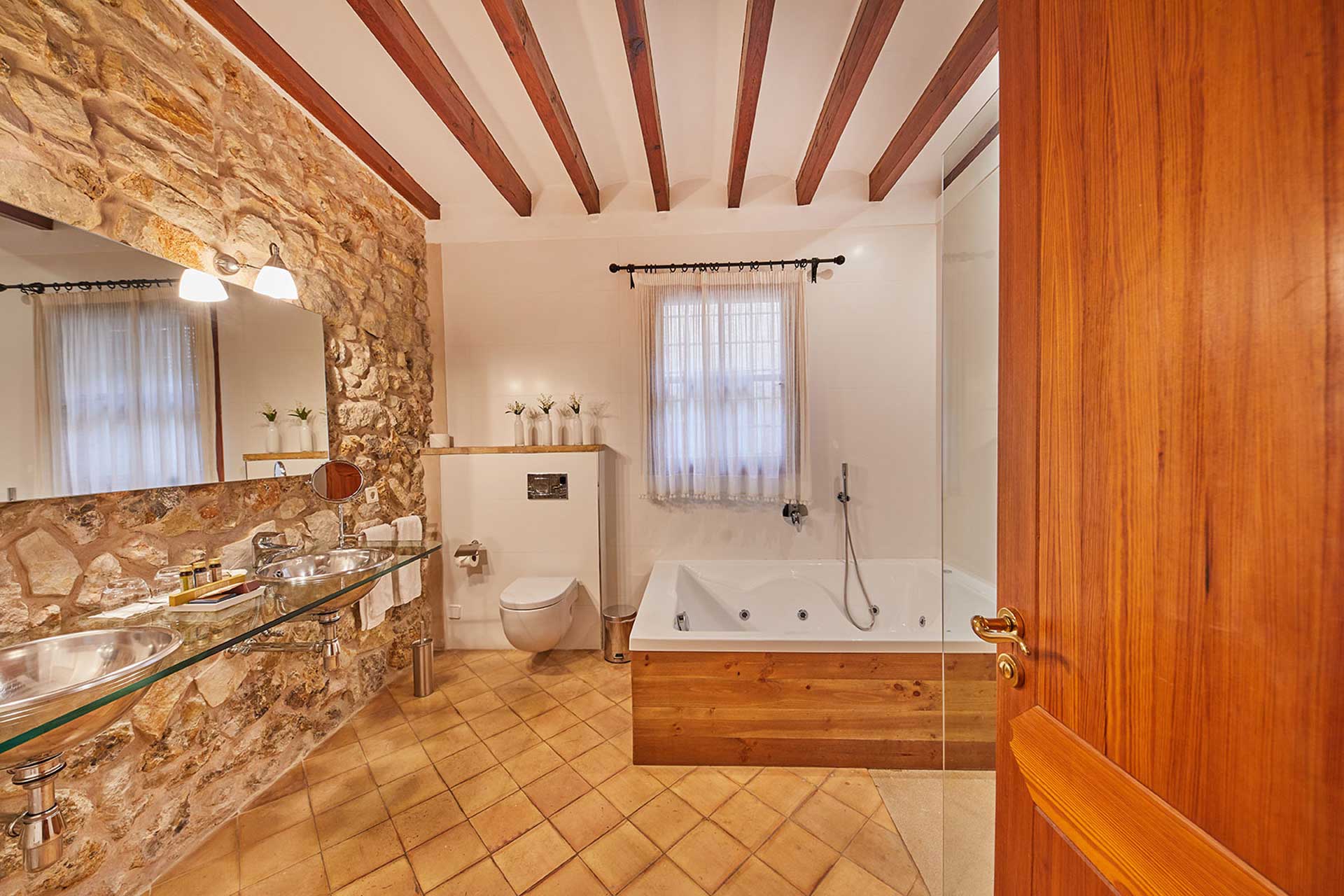 inca-Hotel Cas Comte - Luxury Suite with en suite bathroom