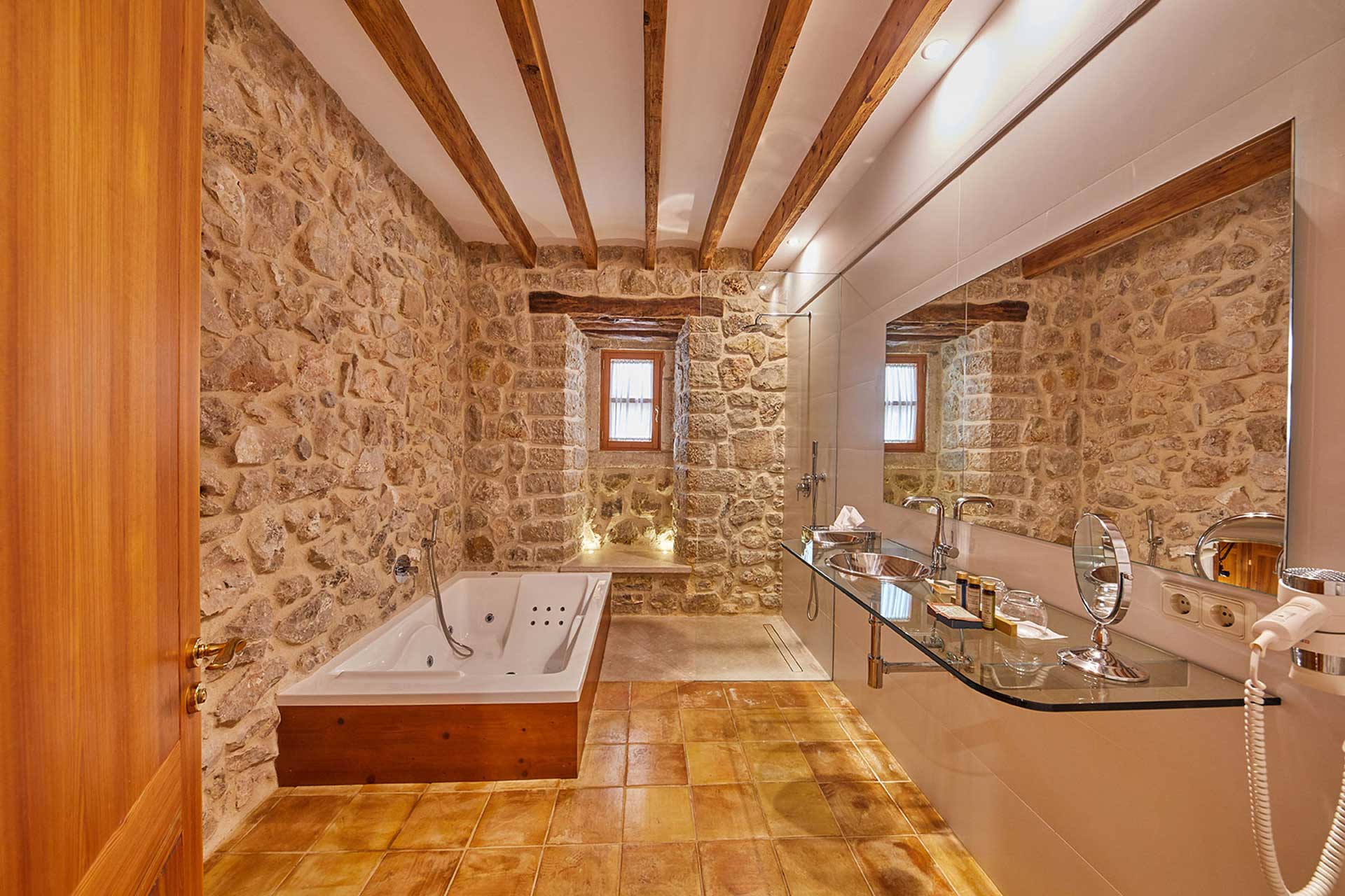 Finca-Hotel Cas Comte - Double room annex with en suite bathroom