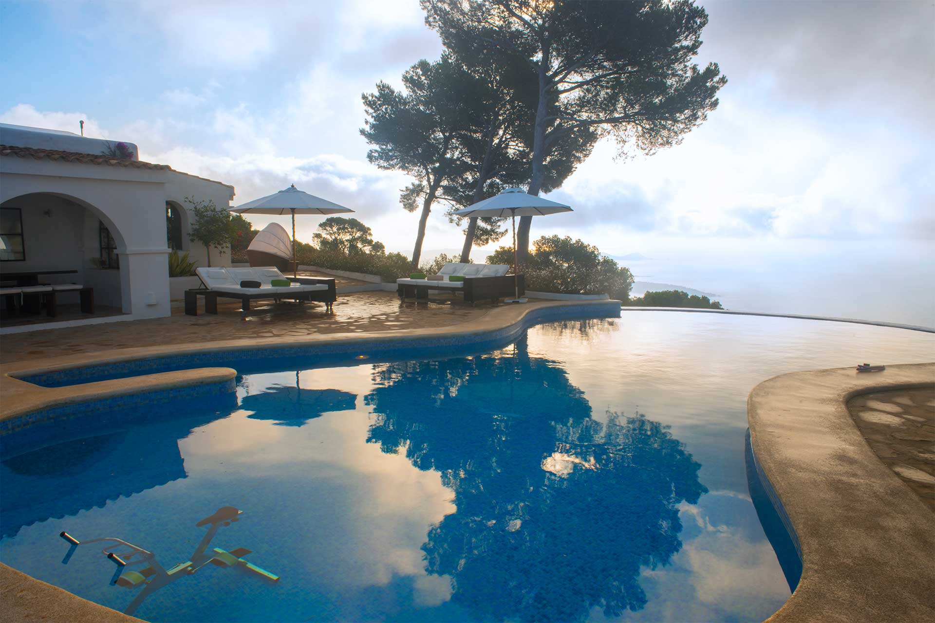 Can T. Ibiza - Swimming pool area