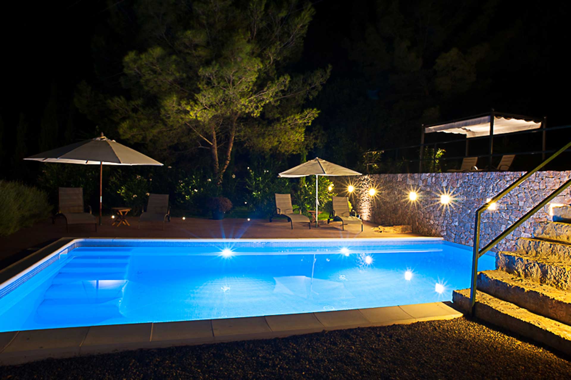 Finca Can Gall Ibiza - Swimmingpool mit Terrasse