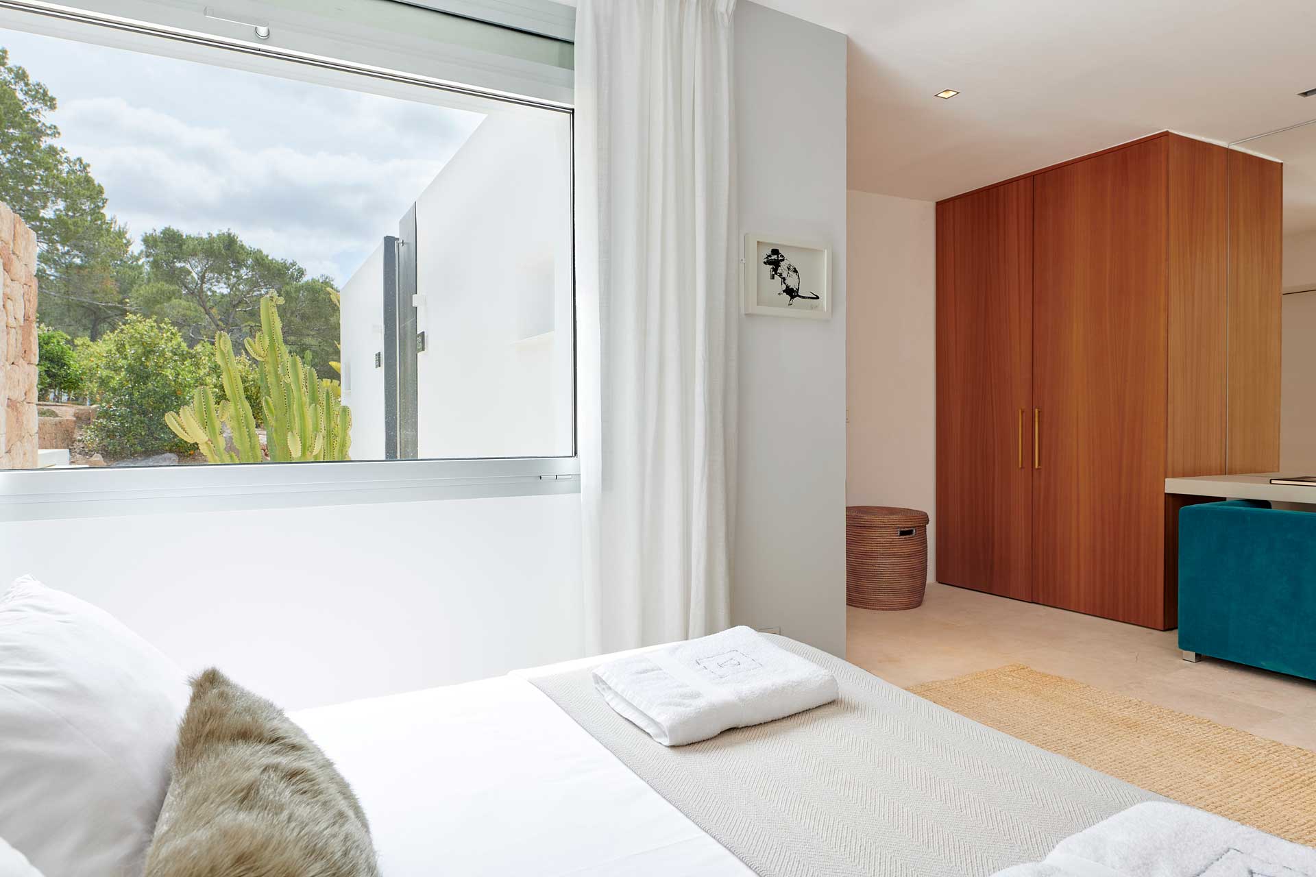 Villa CA Ibiza - Bedroom 2 with en-suite bathroom