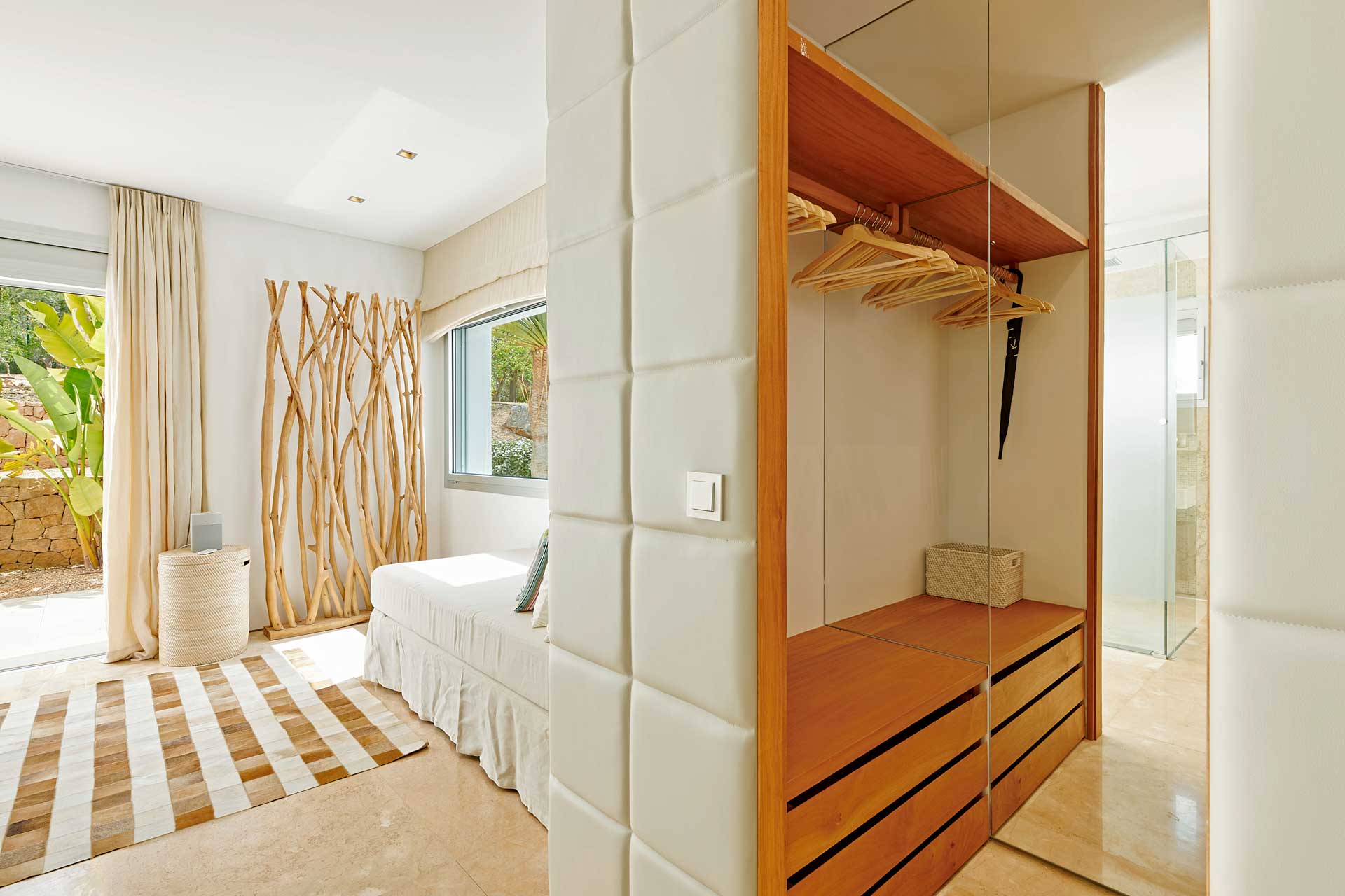Villa CA Ibiza - Bedroom 3 with en-suite bathroom