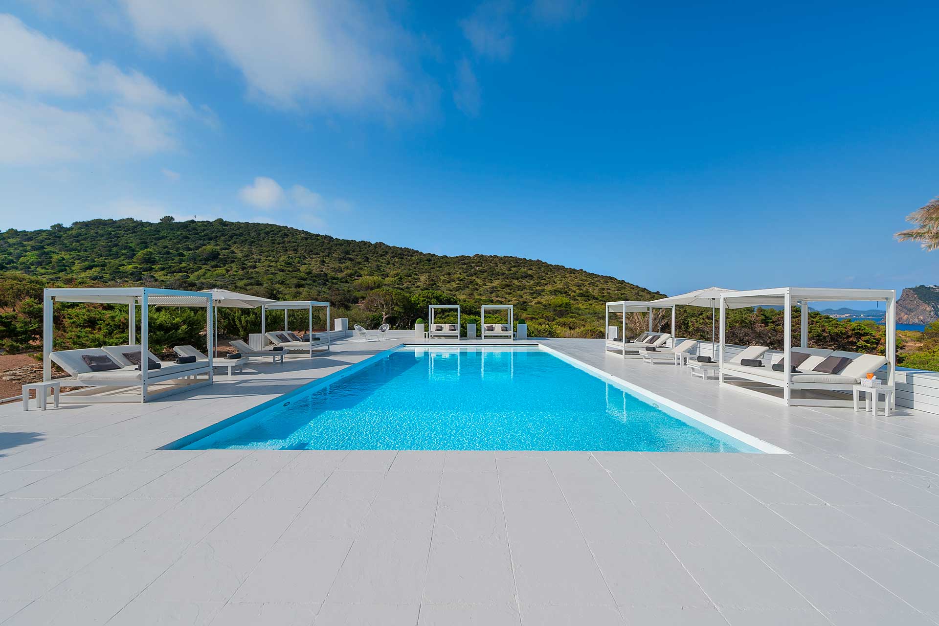 Residence TAGOMAGO - Pool area and terraces