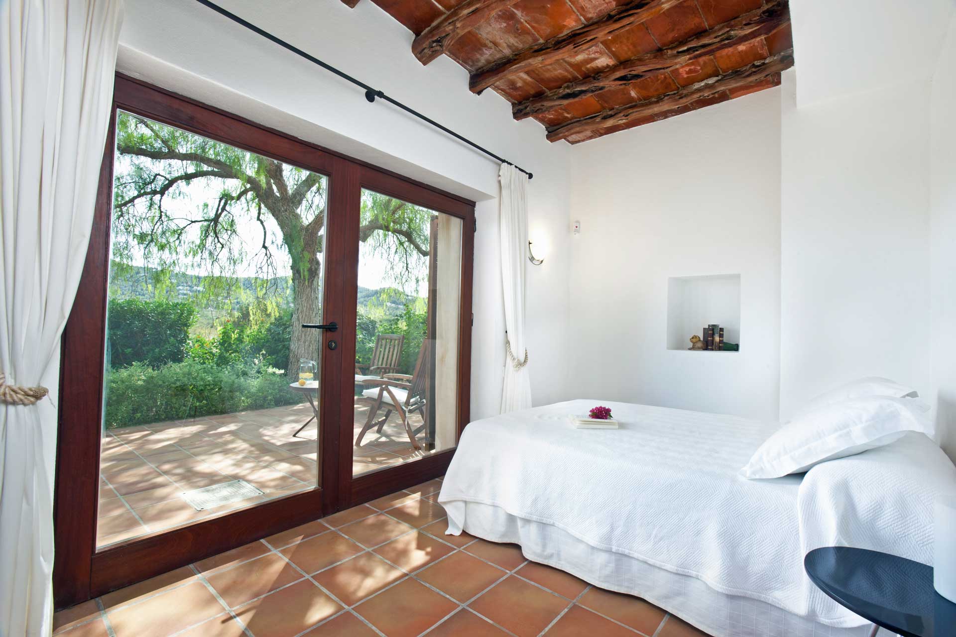 Finca Can Ra - Schlafzimmer mit Terrasse