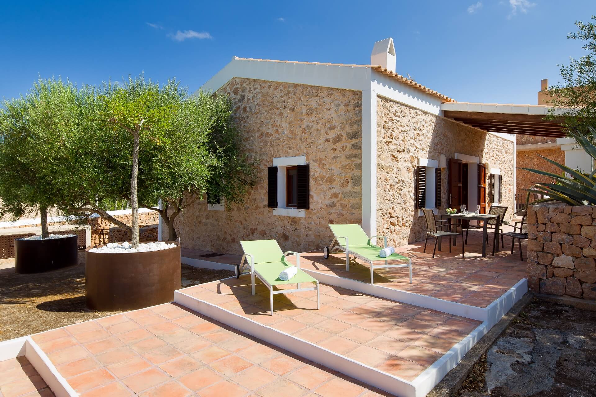 Villa Cases N1 - Außenbereich mit Terrasse