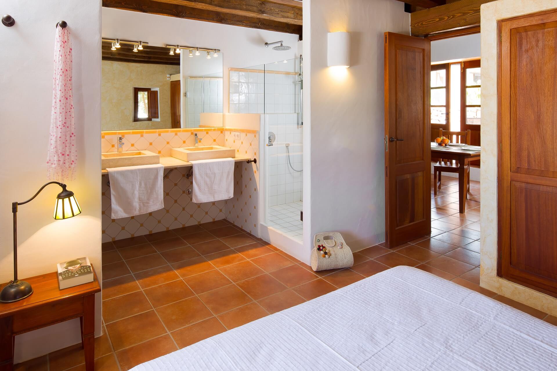 Villa CASES N1 - Bedroom 2 with bath en suite