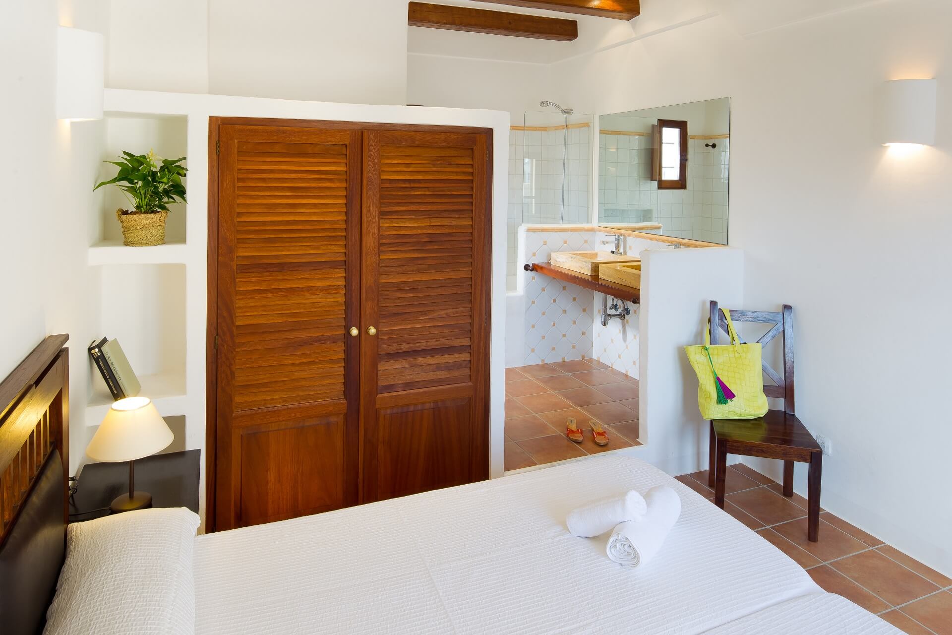 Villa CASES N5 - Bedroom with bath en suite 