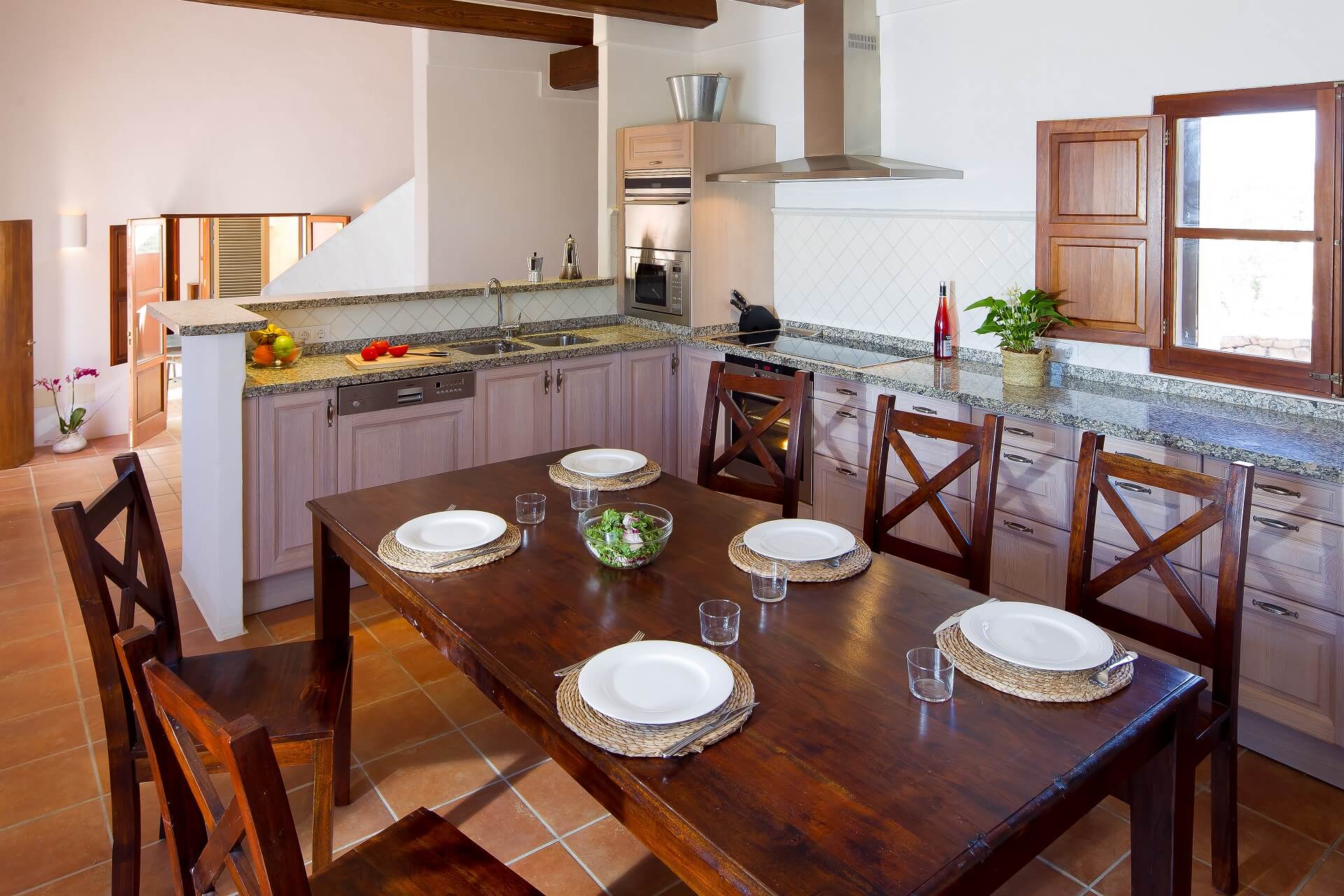Villa CASES N5 - Kitchen with dining area